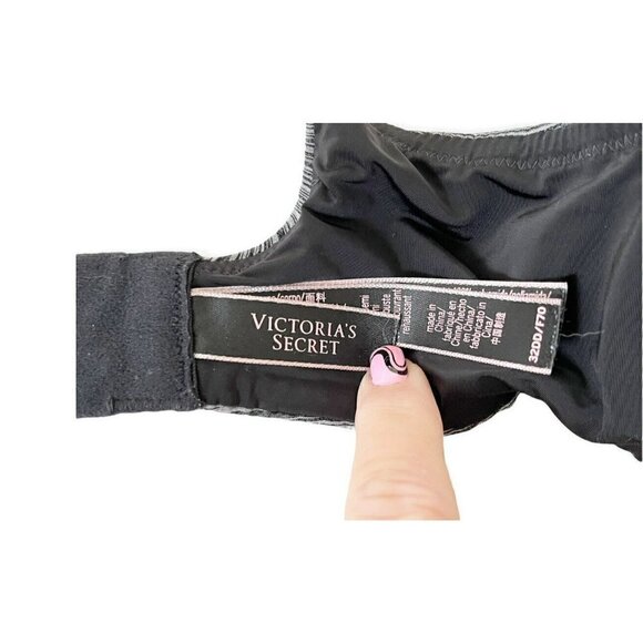 Victoria’s Secret Uplift Semi Demi Tee Shirt Bra Gray Black Striped  Size 32DD - Picture 3 of 7